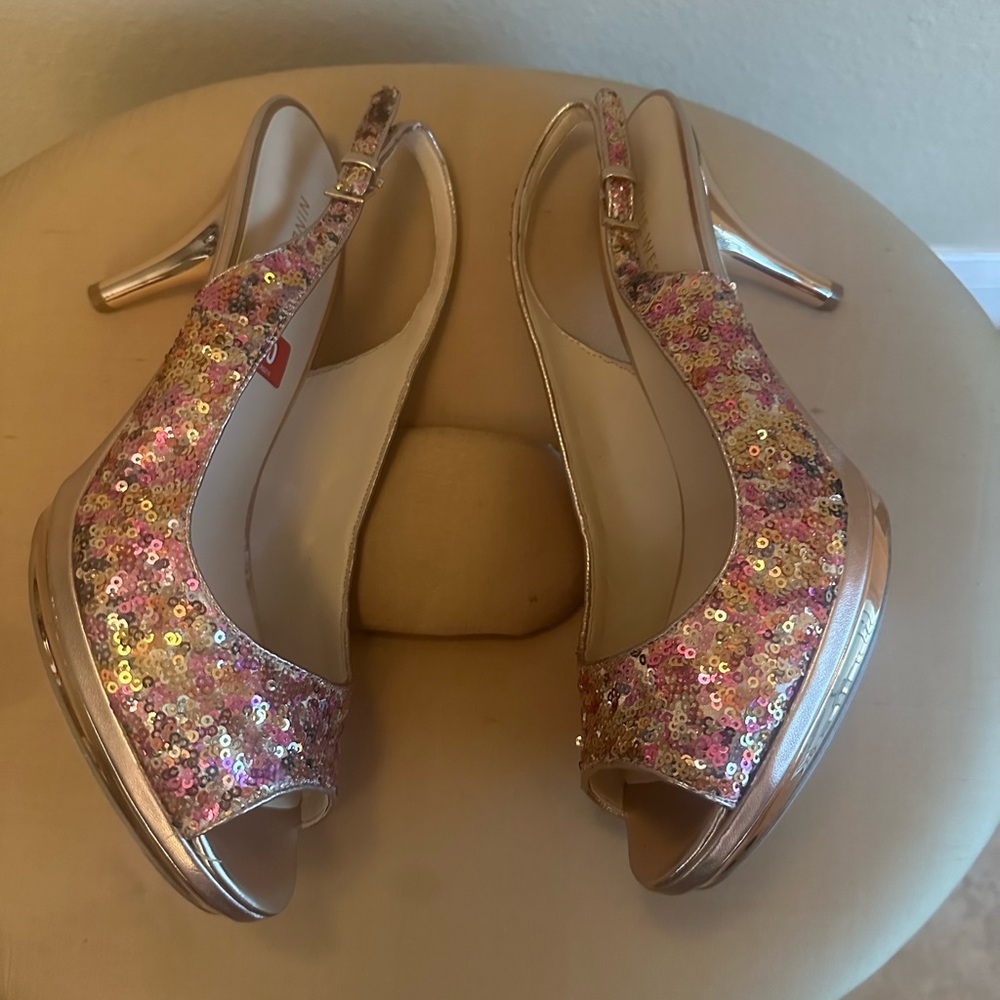NIB Nine West Sequin Open-Toe Women's Shoes - Pink and Gold - Picture 2 of 5